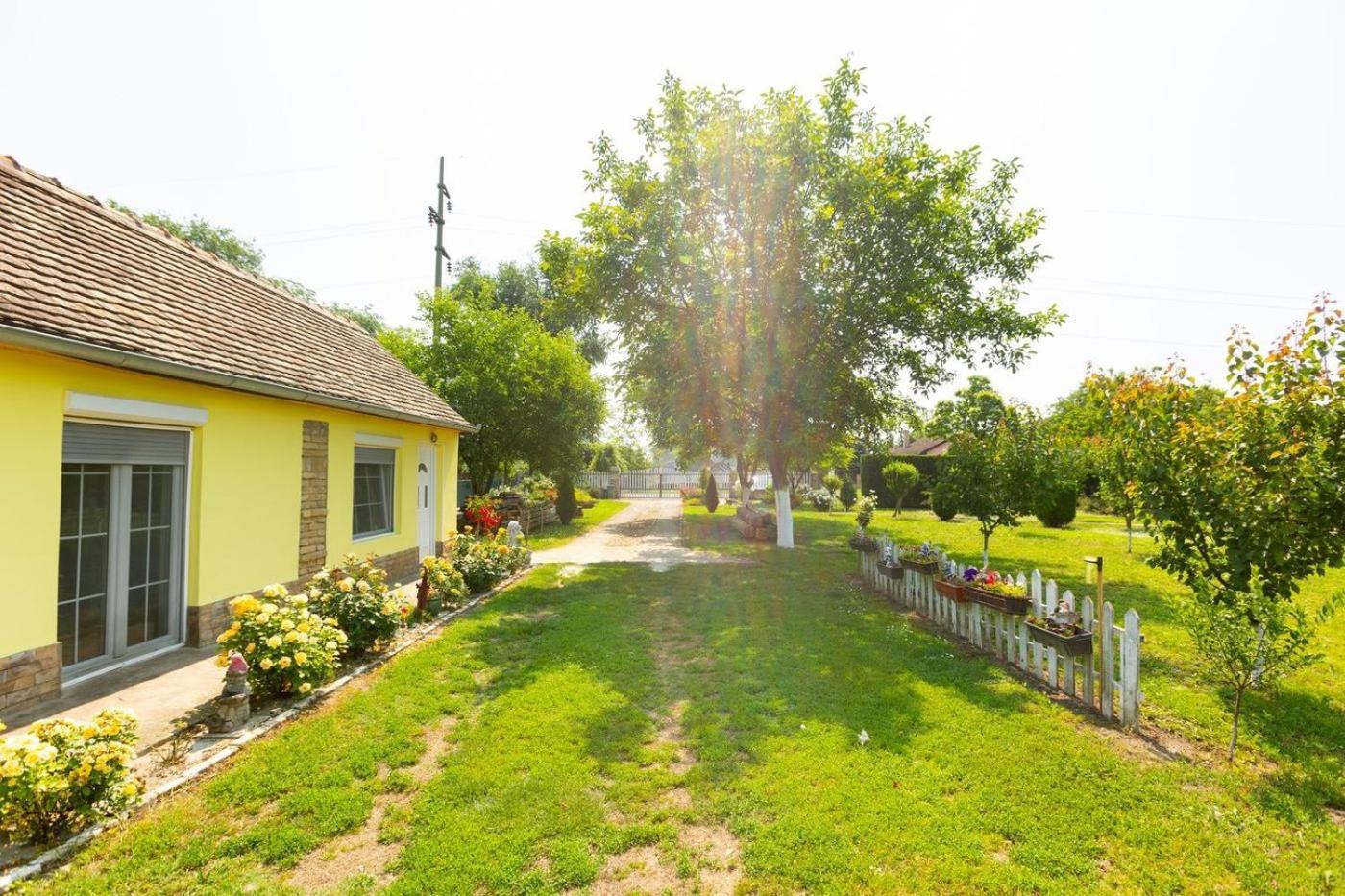 Salas Vujic Becej Exterior photo