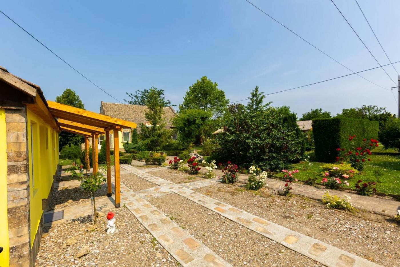 Salas Vujic Becej Exterior photo