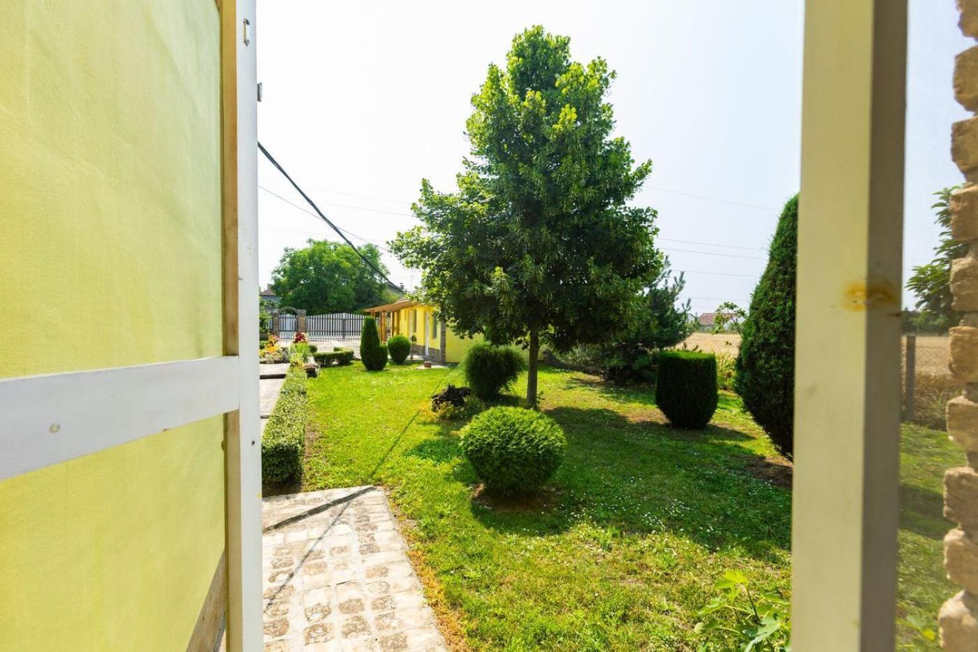 Salas Vujic Becej Exterior photo